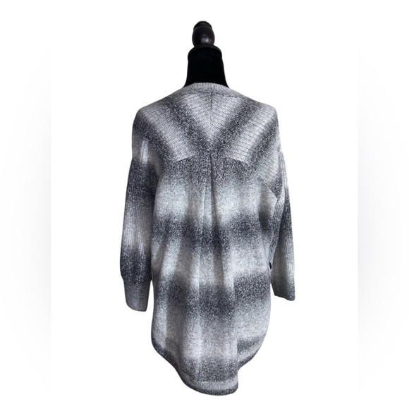 Liverpool Women's Ombré Black and White Gradient Sweater Size Large - Picture 4 of 11